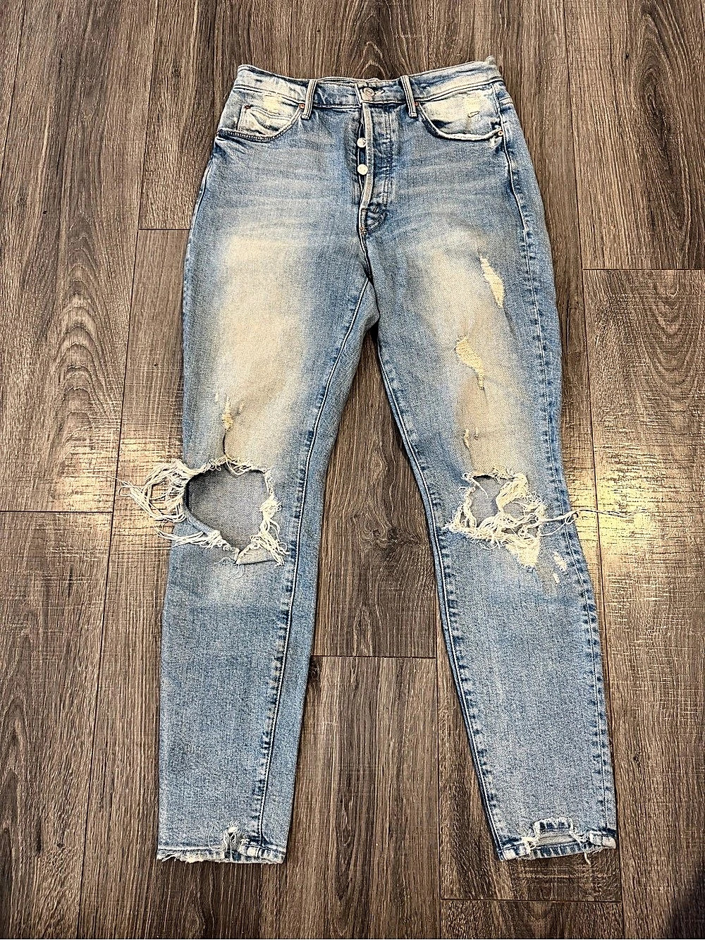 MOTHER The Super Stunner Ankle (Say Amen, Again!) Distressed Blue Jeans